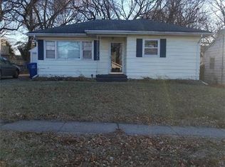 3401 E Washington Ave, Des Moines, IA 50317
