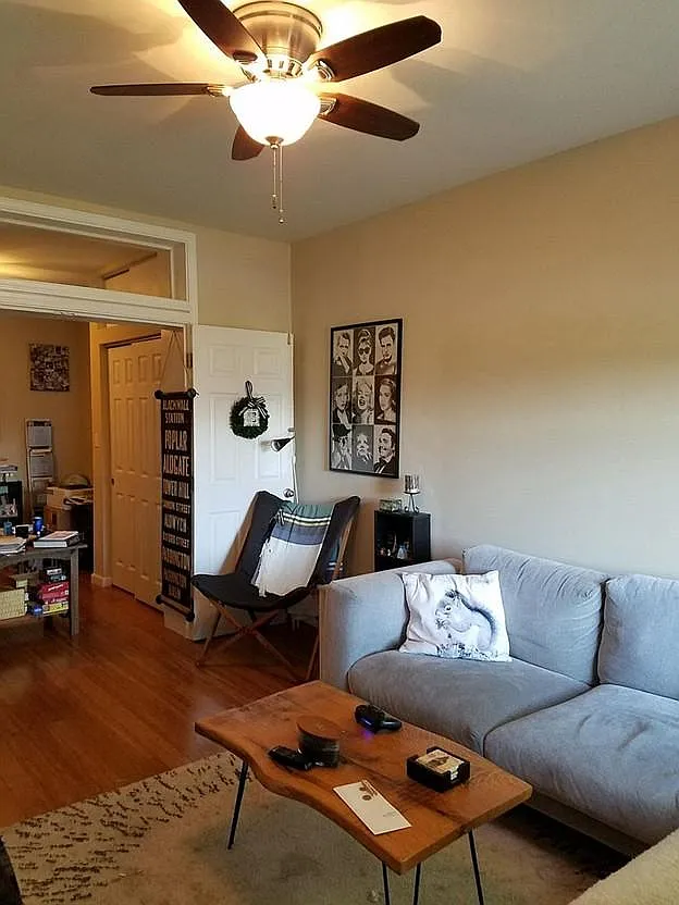 Unit Photo - 4955 Arsenal St