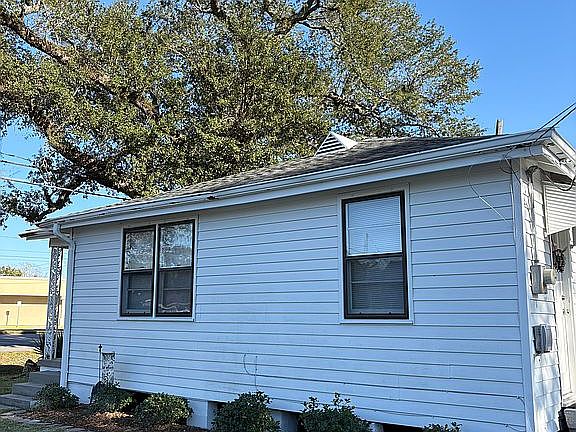 4th image of 151 River Bend Dr
