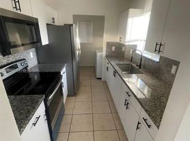 2150 NW 65th St, Miami, FL