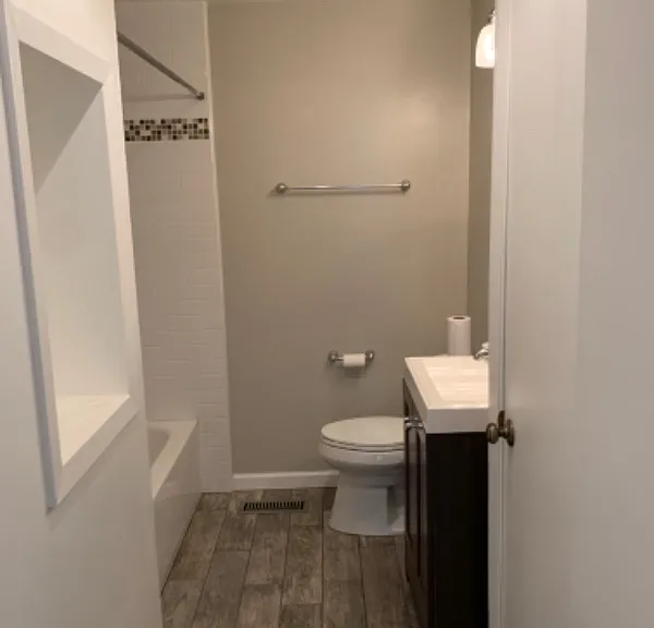 528 Adrienne Dr — Photo 6