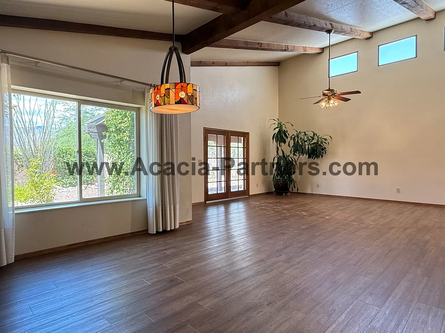 ** Coming Soon** Stunning Two Bedroom With Den — Photo 2