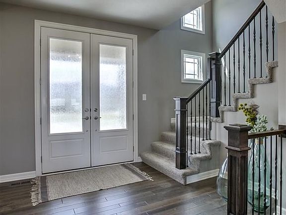 2nd image of 18518 Hampton Dr