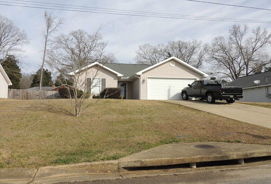 1st image of 18484 Thoroughbred Dr