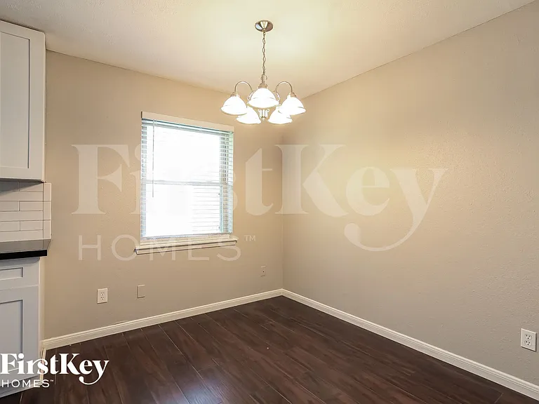 1610 Atlanta St — Photo 5