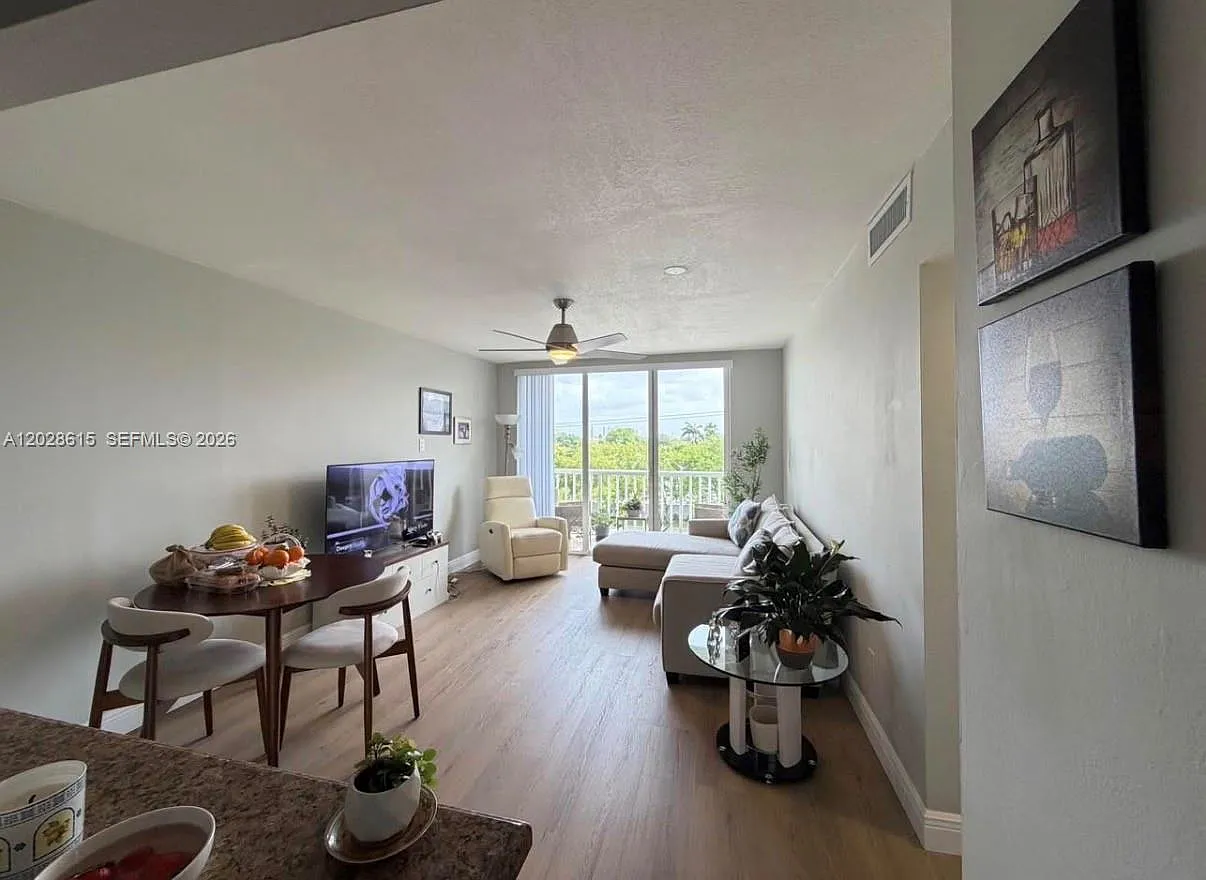 Cordoba Condo — Photo 2