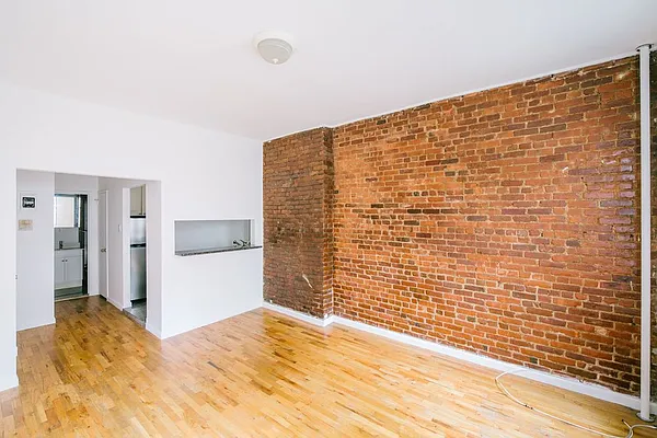 Rented by Sky Management | media 12