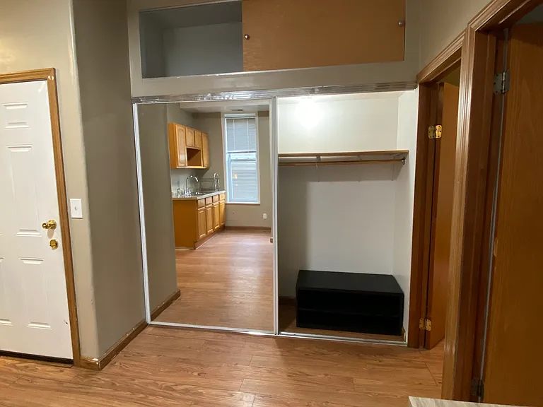 1807 S May St #2B — Photo 14