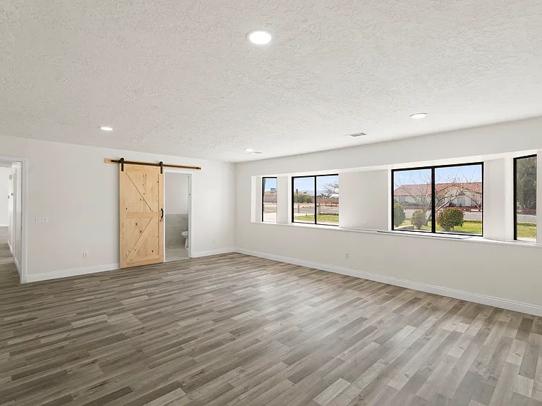 7349 Jenkins Ave — Photo 15