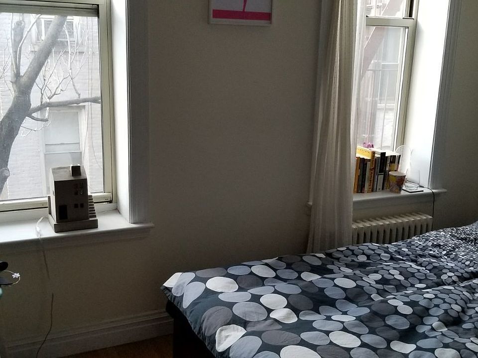2nd image of 207 W 10th St #3