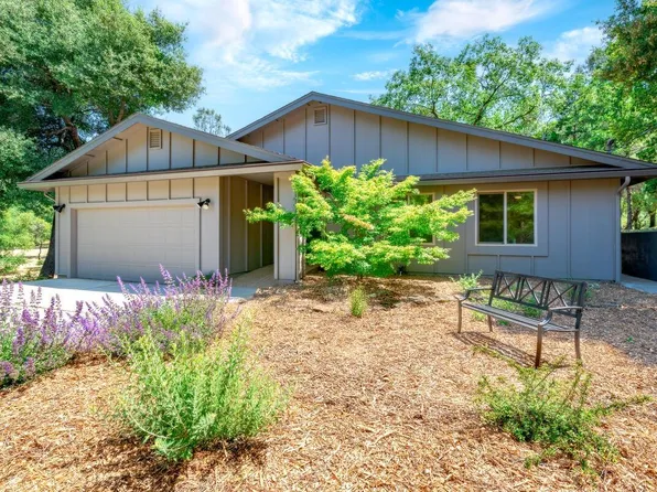 10411 Rough And Ready Rd, Rough And Ready, CA 95975