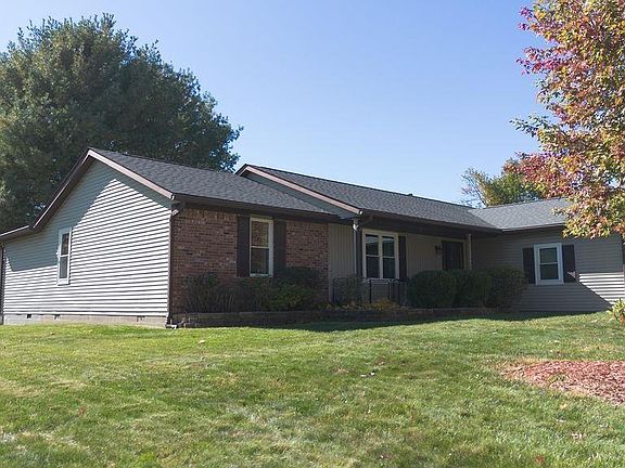 4th image of 862 E Clover Dr