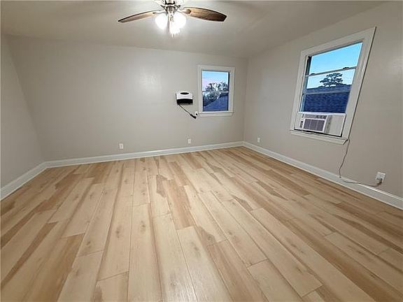 3rd image of 927 Compromise St #A