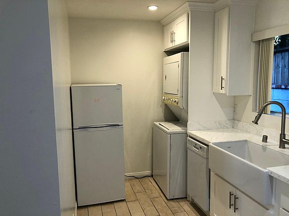 4th image of 427 N Shelton St #D
