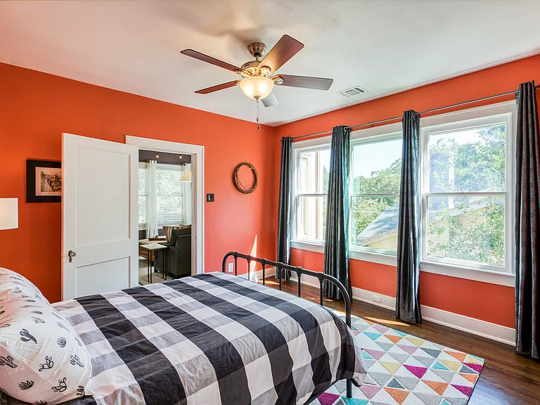 340-342 E Huisache Ave #340 — Photo 20