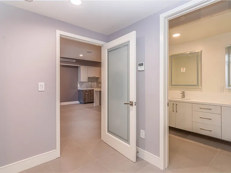 2225 Mira Vista Ave #104 — Photo 13