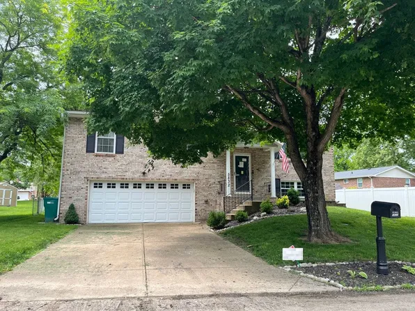 5832 Blackberry Dr, Imperial, MO 63052