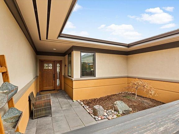 4th image of 4634 Stoneybrook Way