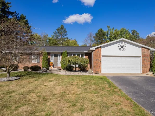 4022 Tipton Woods Dr, Adrian, MI 49221