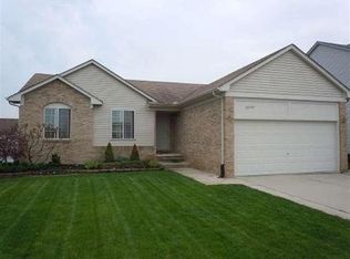 32038 Shadywood Dr, Chesterfield, MI 48047