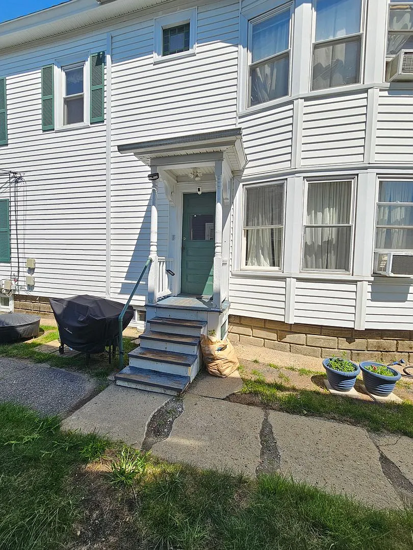 696 Hevey St — Photo 2