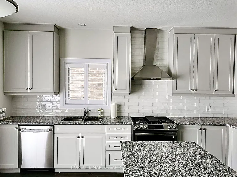 917 Valencia Ct — Photo 8