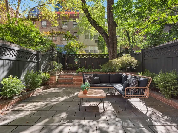 330 East 51st Street image 7 of 25