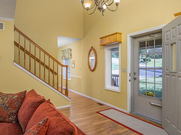 5th image of 516 Silverwood Pl