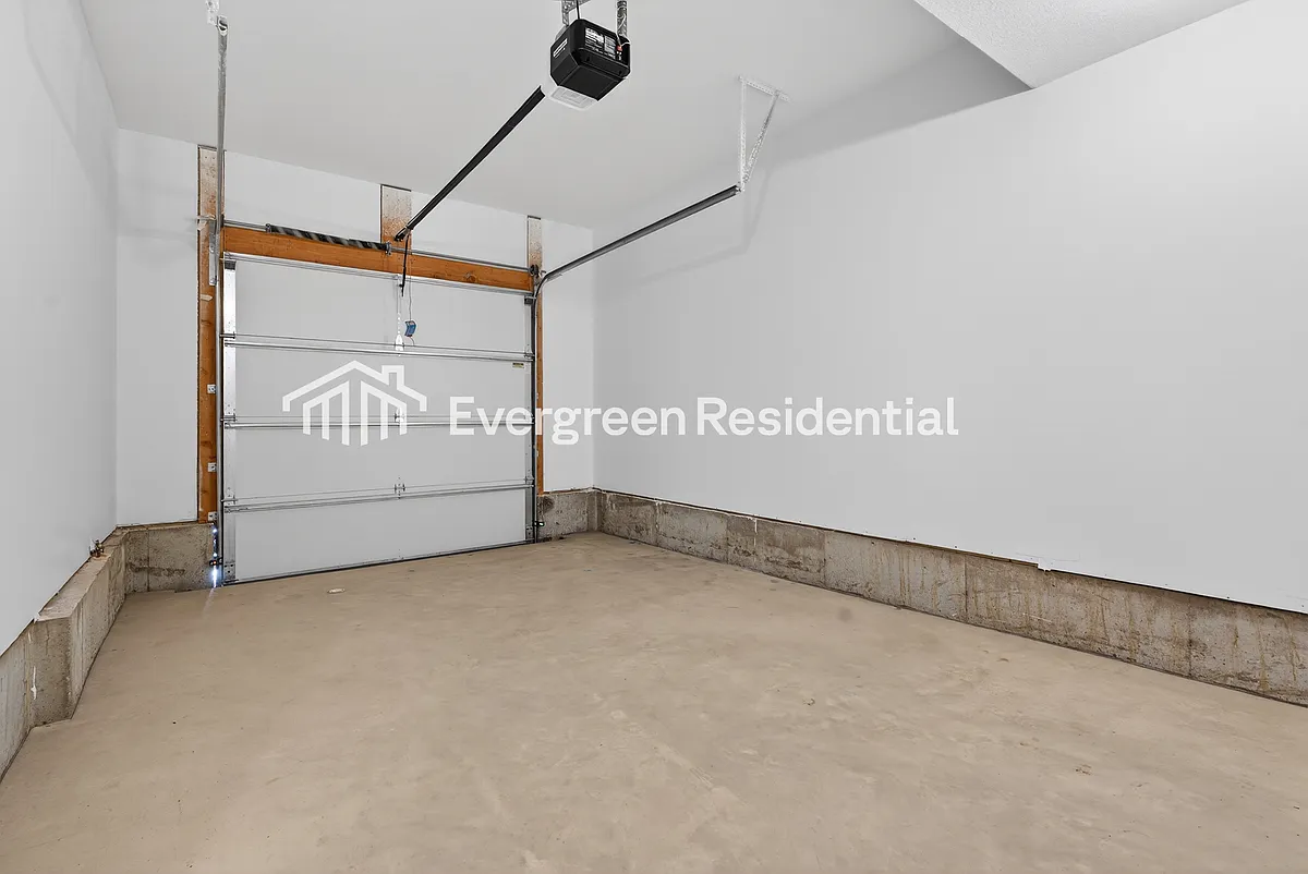 Building Photo - 7013 NW 82nd Ter