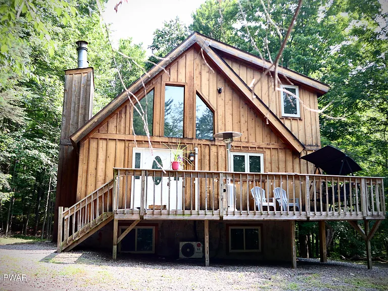 549 Lakeview Dr W — Photo 1