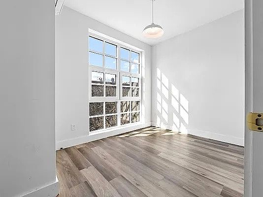 4th image of 2337 Bedford Ave #3C