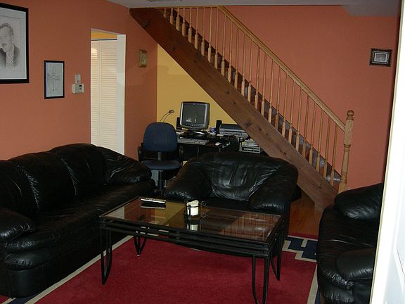 3rd image of 610 Academy Ct