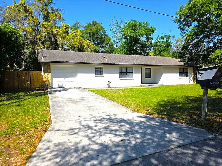 10410 N Ojus Dr — Photo 1