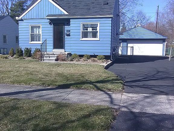 3rd image of 849 Coolidge Ave