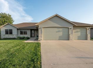 1775 Wood Duck Ln, Owatonna, MN 55060