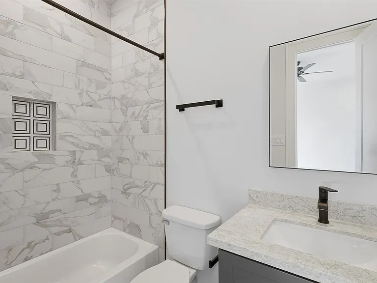 2213 Francis St — Photo 24