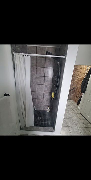 2nd floor bathroom 