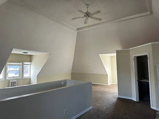 Studio, 1.0 bath, $595 — Photo 2