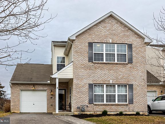 4th image of 206 Camerton Ln