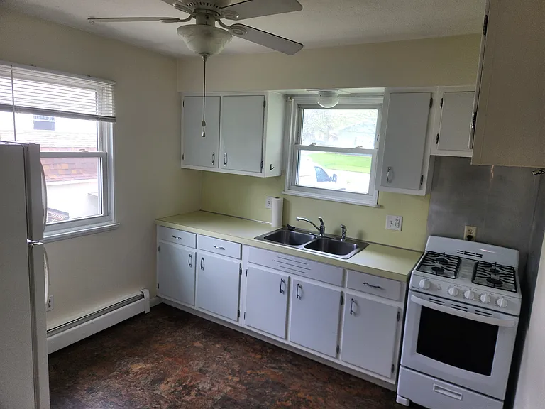104 Hazelwood Dr #A — Photo 8