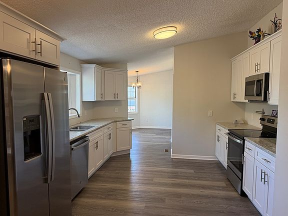 5th image of 463 Roberts Rd