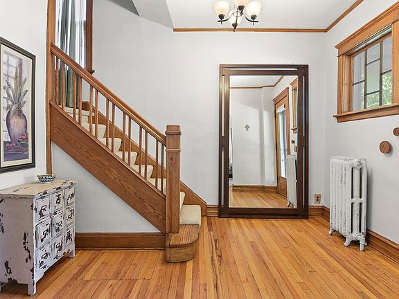 3rd image of 1143 Home Ave