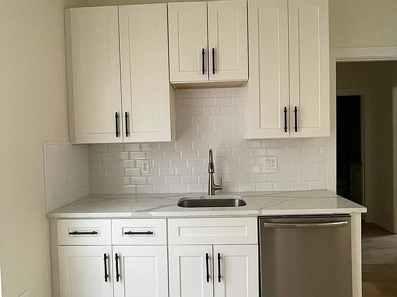 3rd image of 1466 N Fillmore St #1