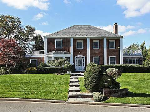 2nd image of 63 Sussex Dr
