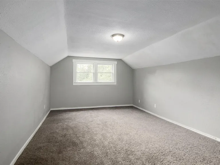 3220 Melbourne St — Photo 18