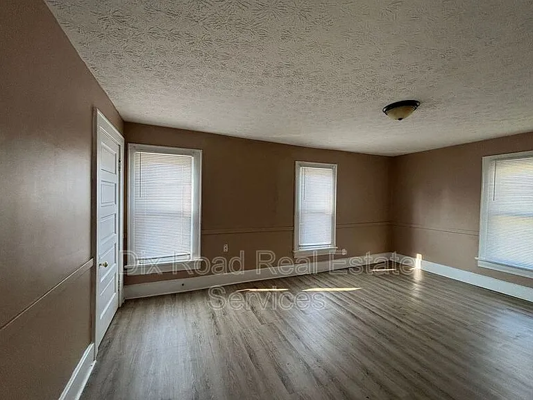 1903 Tytus Ave — Photo 16