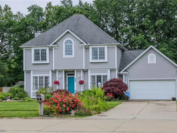 5400 Oakwood Dr, Sheffield Village, OH 44054