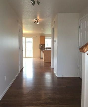 2nd image of 1884 Willow St