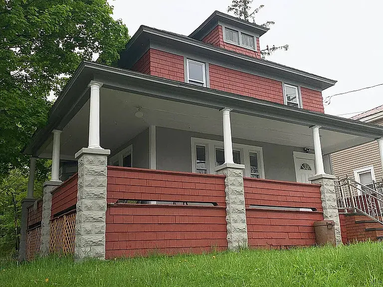 38 Lake St — Photo 1