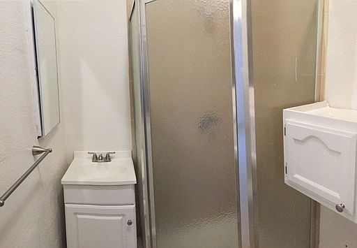 3rd image of 916 Georgia St APT 108